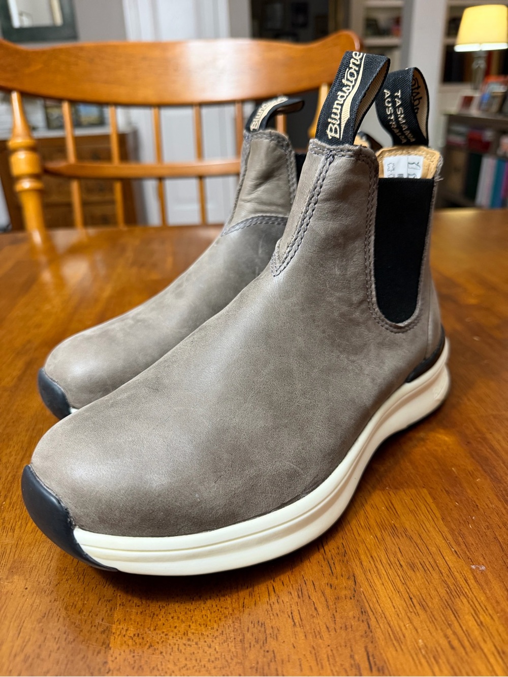 Brand New Blundstone Australia Leather Boots Women’s Size 6 Medium Retail $209